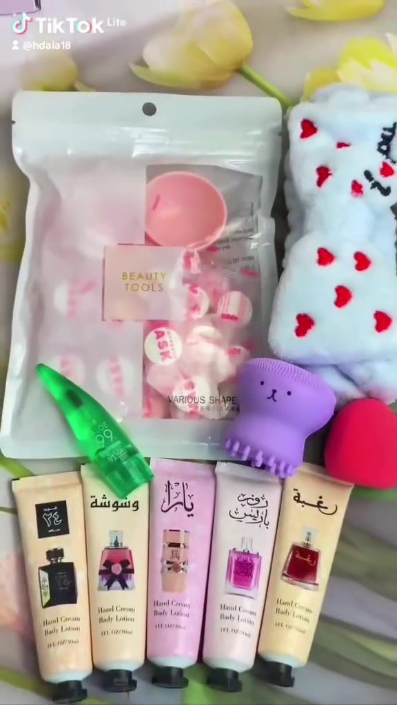 ✨💗 بوكس عناية متكامل للبنات 💗✨

محتويات البوكس الحلو 👇😍
🧖‍♀️ بكج ماسكات ورقية – ترطيب ونضارة فورية من أول استخدام
💄 بوند + بيوتي بلندر – دمج فاونديشن مرتب ونتيجة ناعمة
🪥 فرشة تقشير – تنظيف عميق وتخفف الدهون والرؤوس السوداء
🤲 مرطبات يد خماسي – نعومة وريحه تجنن بكل وقت
🌿 حمرة سحرية الصبار – تتغير حسب حرارة شفايفج وتعطي لون طبيعي يخبل 💕

بوكس واحد يجمع عناية + ميك أب + نعومة ✨


**إذا كنت صاحب هذا الإعلان وتريد حذفه لأي سبب، رجاءا أرسل رسالة إلى الدعم الفني**