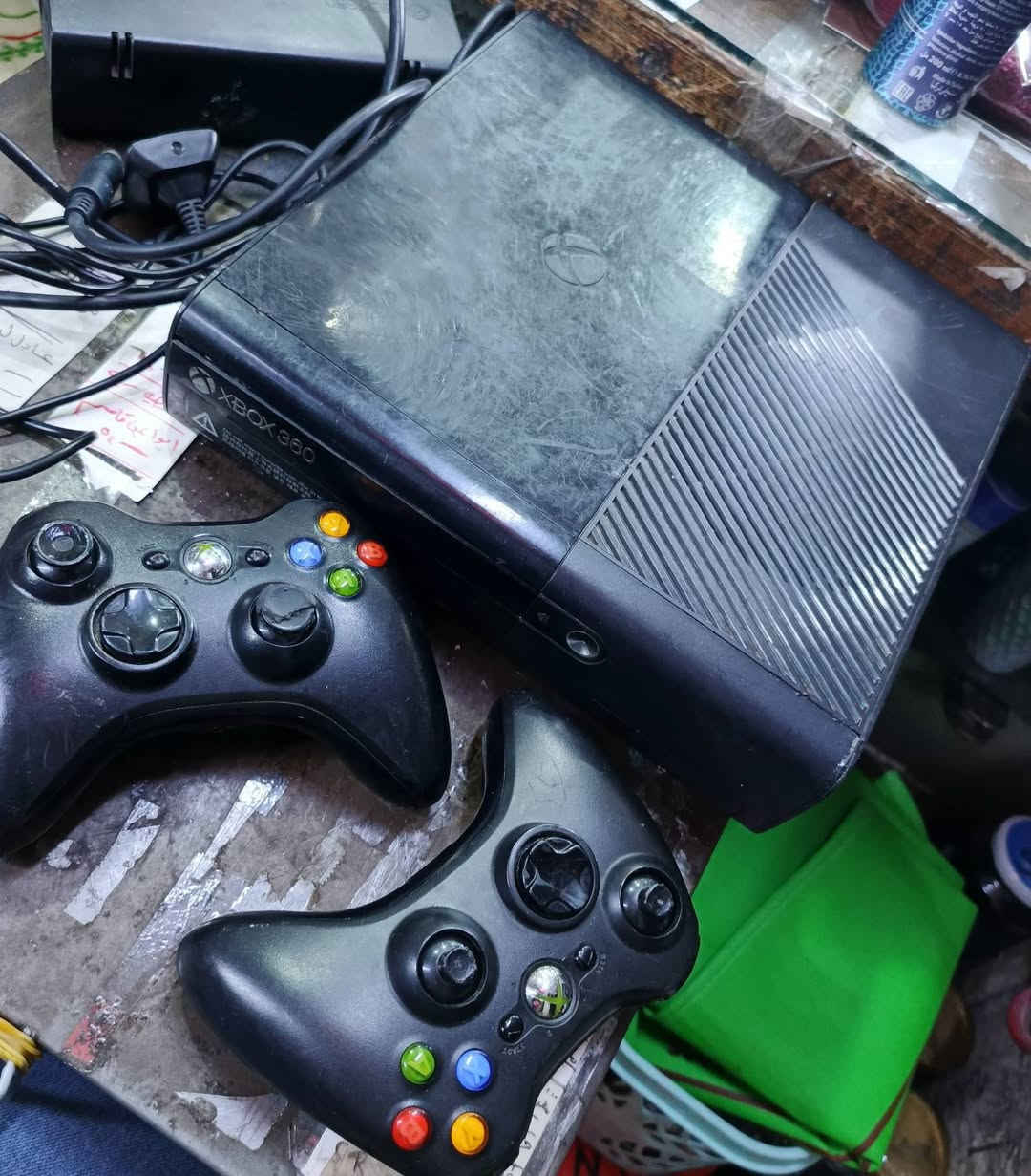 xbox360 
يدات ثنين 
بي هارد 200لعبه 
سعر 110

بلي 2 العالي 
يدات 2 
فلاش بي 30لعبه 
دكمه التشغيل محوره واضح بالصوره 
سعر 35


**إذا كنت صاحب هذا الإعلان وتريد حذفه لأي سبب، رجاءا أرسل رسالة إلى الدعم الفني**