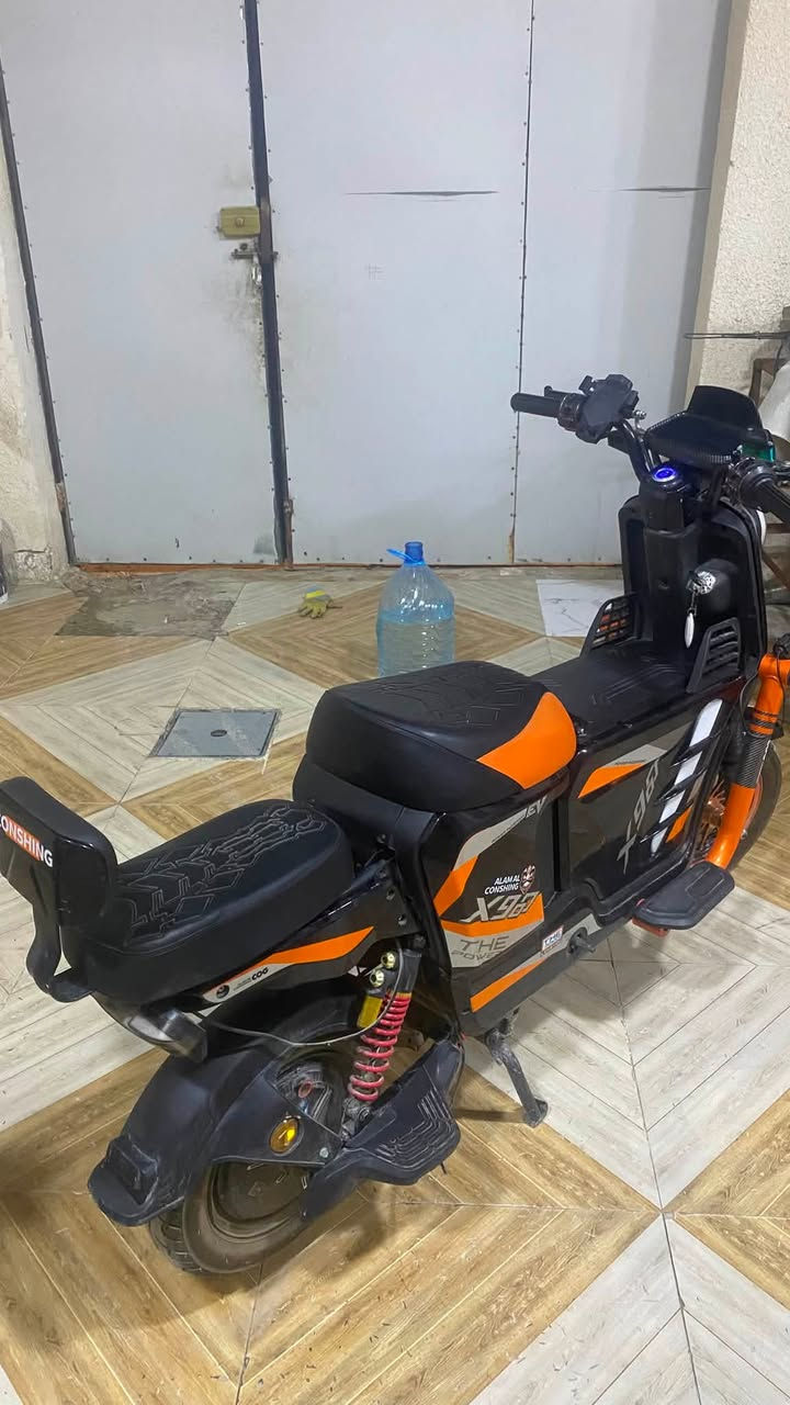 دراجه شحن x900 ماشيه ٤٥٣٧ كيلو ٥ بطاريات ٣٢ مشتريها من الوكيل من العشار ب ٦٥٠ صارلها عندي شهرين اروح بيهه للدوام وارجع بس كلشي شغال بيها نا عطلان اي شي مجرد البصمة مال السويج البيضه وتصليح مالتها ب ٥ الاف يم اي ابو محل مفاتيح  مبدل تاير الورا ب ٤٠ الكوري مكاني البصرة البهادرية رايدها ب ٥٥٠ وبيها مجال قليل الشراي يدخل خاص رحملله والديكم


**إذا كنت صاحب هذا الإعلان وتريد حذفه لأي سبب، رجاءا أرسل رسالة إلى الدعم الفني**