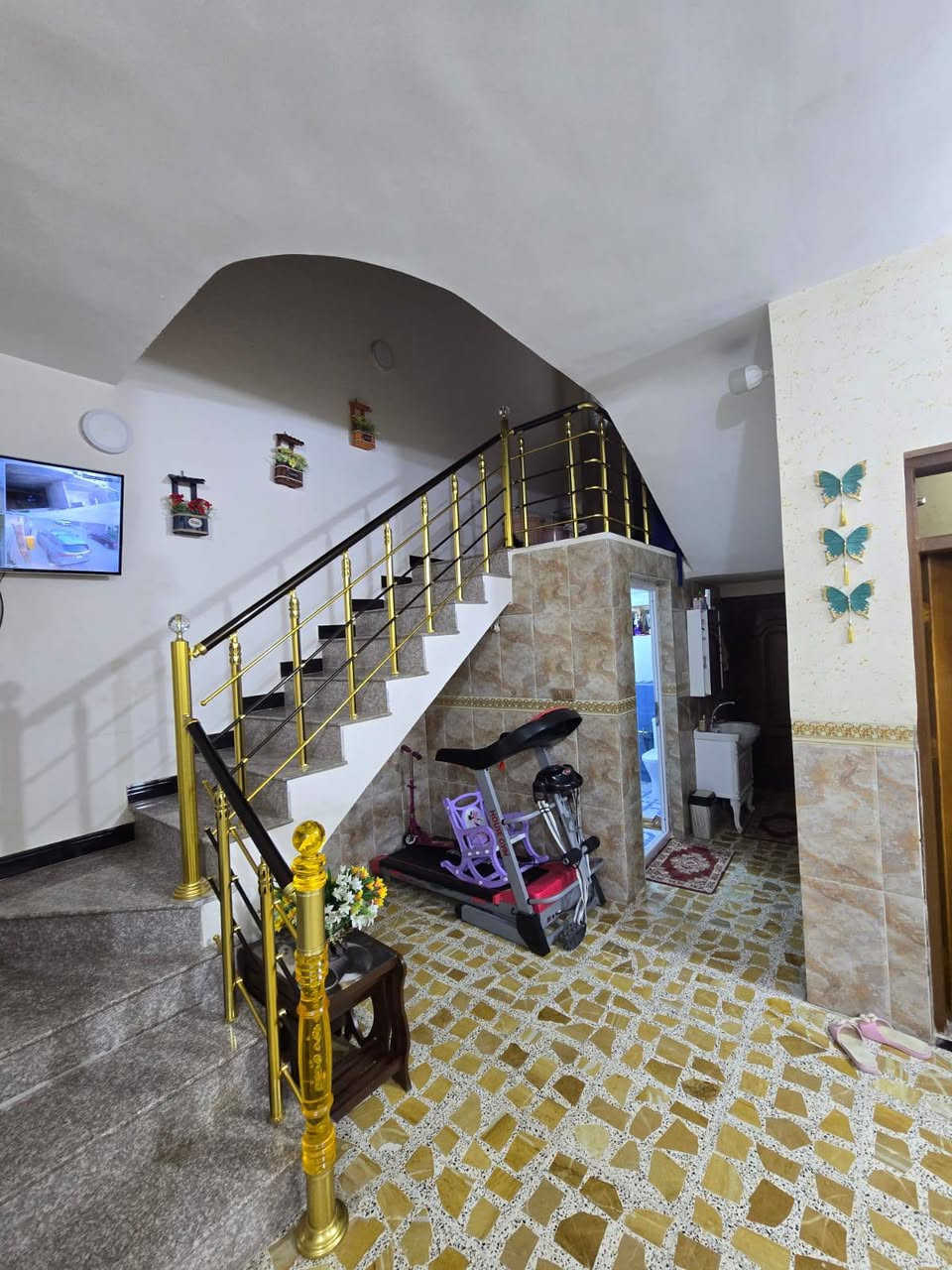 يوجد مشتملات عدد ٢في الانبار فلوجه  ضباط الرابعه ثالث قطعه عن شارع ٦٠
⭕1️⃣التسلسل...164
⭕2️⃣مساحه🏚️/150كل مشتمل 
⭕3️⃣الواجه🏫7.5
⭕4️⃣النزال⛺/20
⭕5️⃣الشارع🛣️/10 
⭕6️⃣المرقمه🖍️
⭕7️⃣اقرب نقطه قرب دائره جوازات الفلوجه 
⭕8️⃣خدمات🏞️/ماء كهرباء تبليط 
⭕9️⃣السعر💰160سعر المشتمل الواحد  مجال بسيط
⭕🔟ملاحظه/ السعر المعلن على هذا العقار طلب من البائع 
📜نوع الملك / طابو صرف 

 🏫 ✅ادارة مكہٰتہٰبٰٰ الجازي للعقار✅🏫 

☎️قابل للتفاوض 
       ⭕لا نتعامل على المصرف العقاري⭕
_______________________________________
1️⃣●اسعار 💵العقارات المعلنة في مكتبنا تُحدد من قبل البائع 💸صاحب العقار وليس المكتب والسعر قابل للتفاوض بين البائع والمشتري📜 

2️⃣●⌛نتميز بعدم رفع سعر العقار من قبلنا ونجمع البائع🤝 والمشتري وجهاً لوجه لغرض الاتفاق📝  على السعر النهائي 👍 

3️⃣●العنوان المكتب☜🎈قضاء الفلوجه/حي الشهداء شارع ستين 60 قرب نادي الصمود Fallujah, Iraq اذا عندك عقار تريد تعرضه للبيع او تريد تشتري عقار 

4️⃣📬فقط ارسال المعلومات  على الواتساب او الاتصال على هواتف المكتب 

5️⃣🤳متابعة الصفحه يصلك كل ما هو جديد 

☎️نستقبل هواتفكم على الارقام التاليه 

☎️***********/واتساب

☎️***********/واتساب
