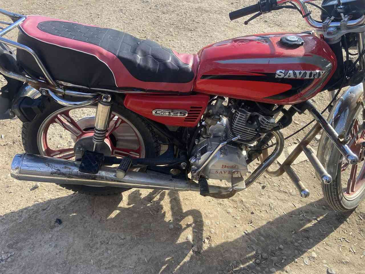 السلام عليكم دراجه سيفون ختم موديل 21نظيفه محرك بلادي صالنصه رياضي مابيه أي خلل السعر 450 وبيه مجال مكان ديالى طريق دلي عباس قريه  سراجق ***********
