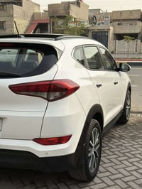 للبيع توسان ٢٠١٦ خليجي رقم بغداد بأسمي بيهه الباب عكس السائق الخلفي مب...