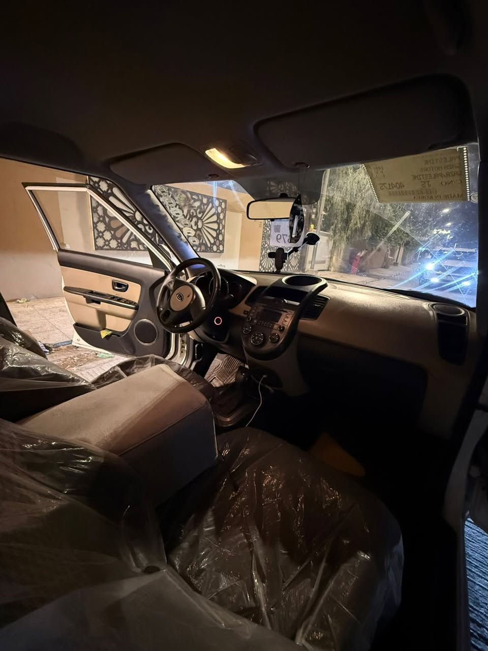 كيا صول.                                                            مديل٢٠١١(خليجي مكفول)
مكينه ١،٦٠٠ (دوش)
ماشيه١٦٠الف(حقيقي)
سياره نضيفه مثل ما واضحه بصور وباقي تفاصيل معرفه
سعر١١٠$وبيه مجال
للاستفسار (***********)
النجف الاشرف
