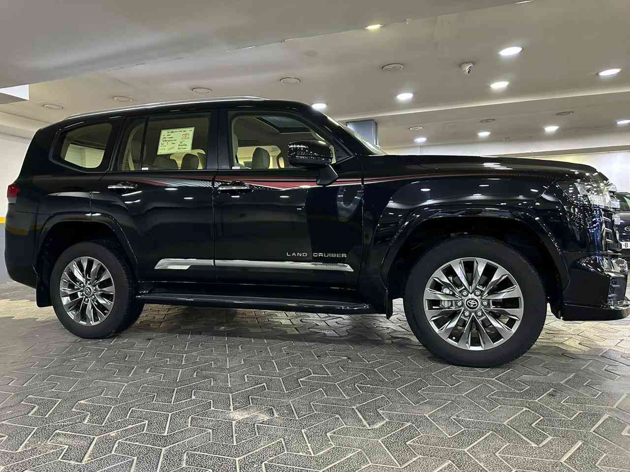 السلام عليكم البيع  
تيوتا لاندكروز  بريم اصل 2024 لمتد سياره  رقم شمالي اربيل 
تنفس طبيعي سياره  
ماشيه45 الف كيلو
مكفوله كفاله عامه
مكان السياره بغداد 
السعر 665 السوك رقم الهاتف 
***********
