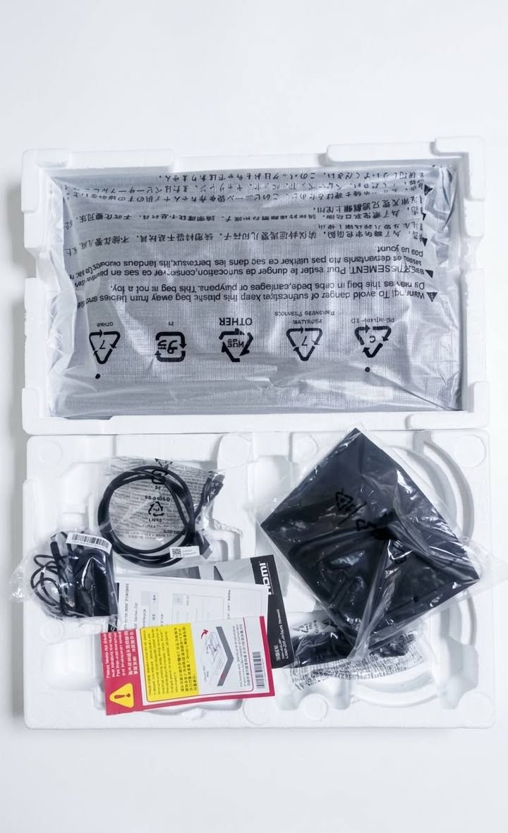 سلام عليگم مراوس بلابتوب گيمنك
اكس بوكس سيريس اس بحالة جداً نظيفة مثل ما مبين بلصوࢪ 

الجهاز شغال تمام وما بي أي مشكلة استخدام خفيف
مناسب للي يريد يلعب أحدث الألعاب بدون تقطيع

مساحة 512GB 
وياة هاࢪد 1 تيرا ssd
يد تحكم أصلية 

شاشة AOC Gaming قيمنك بحالة ممتازة

حجم الشاشة 23.8 إنج
الموديل 24G16N من سلسلة G16

المواصفات:
معدل تحديث يصل إلى 185Hz مناسب جداً للألعاب
سرعة استجابة 0.5ms
تدعم تقنية Adaptive Sync
جودة صورة ممتازة ومناسبة للـGaming والاستخدام اليومي

الشاشة نظيفة 100٪ 

اࢪاوس بلابتوب گيمنك نضيف وثق ب ﷲ لو ما الدراسة والدورة ما افرط بهيج اجهزة ونضافة


**إذا كنت صاحب هذا الإعلان وتريد حذفه لأي سبب، رجاءا أرسل رسالة إلى الدعم الفني**