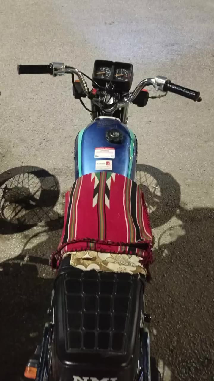 السلام علايكم دراجه امتياز موديل 21 دراجه خزن طالعه 2025 بشهر ال12 دراجه فصله شلعه معدل اشك الكاع اوراقه موجوده دراجه سبانه مامحطوط عليه دراجه لك سعره 450 وبيه مجال مكاني كربلاء جاير رقمي ***********
