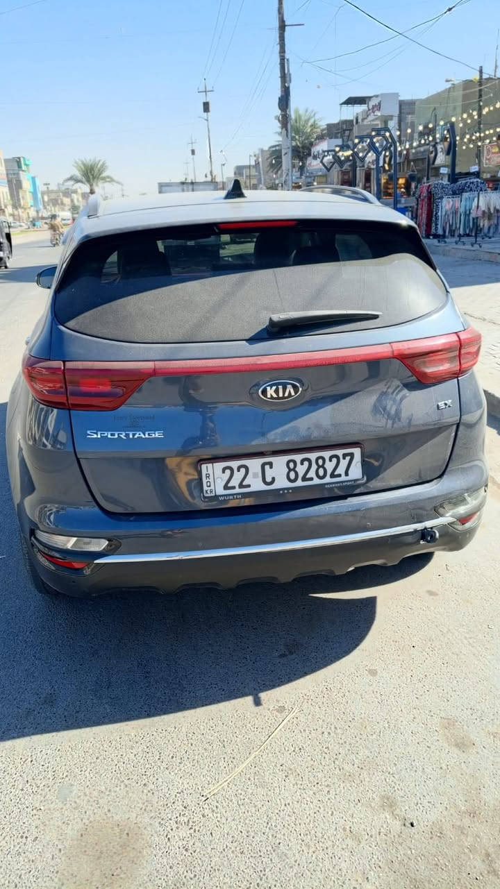 للبيع: كيا سبورتاج 2021
سيارة نظيفة جداً، استخدام شخصي وبحالة ممتازة.
🔹 الموديل: 2021
🔹 النوع: كيا سبورتاج
🔹 اللون: ازرق 
🔹 المواصفات: فول 
🔹 الحالة: تبديل جاملغ أيسر فقط
💰 السعر: 180
📍 الموقع: سبع قصور 
📞 للتواصل: (رقمك)
ملاحظة: السيارة جاهزة للفحص بأي مكان
الرقم الاستفسار: ***********
