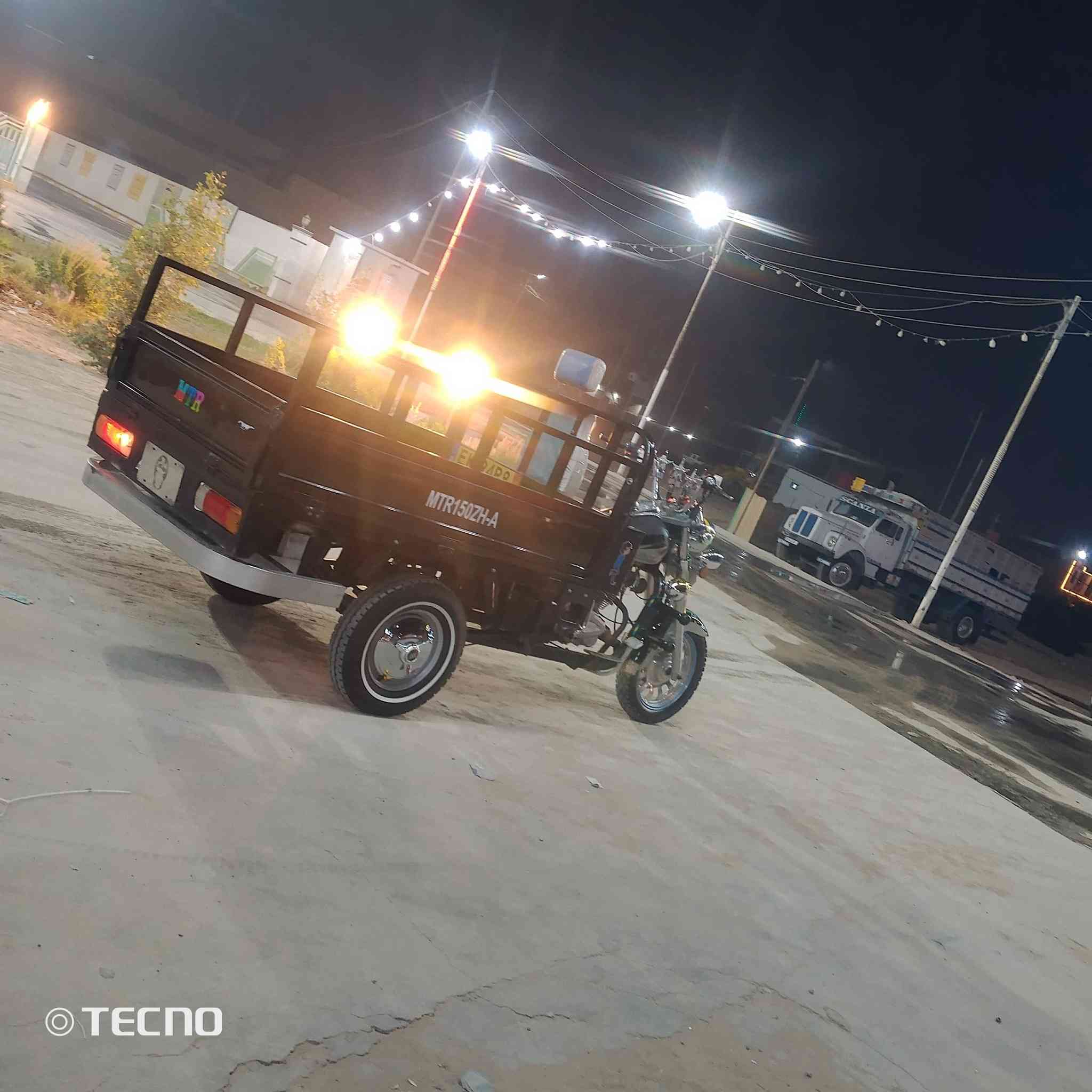 السلام عليكم ستوته للبيع موديل 21 اوراق اصليه السعر 2 و 100 وبيها مجال سرايه اتصل  الرقم***********
