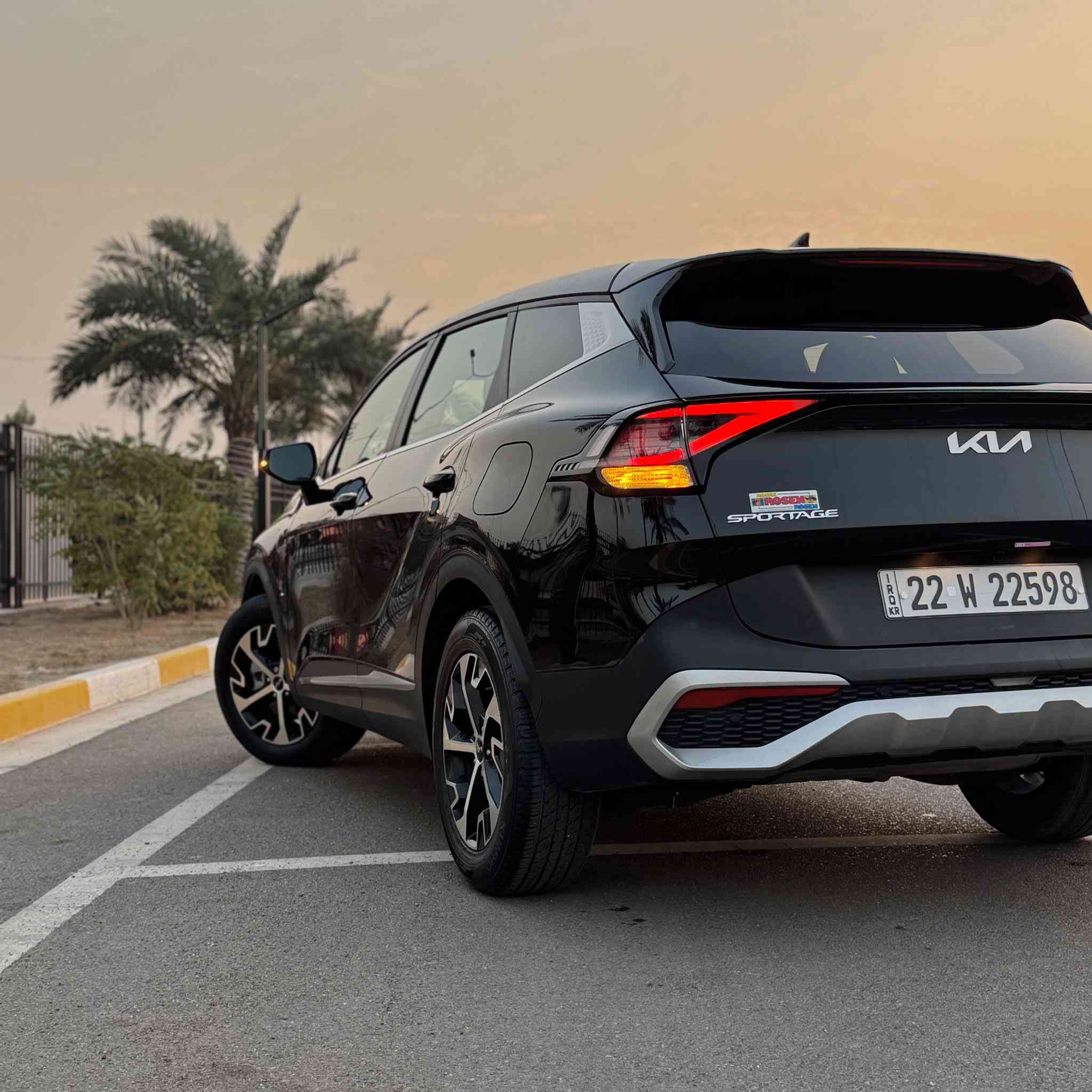 سبورتج 2024 ( بدون ايرباك )
ماشية 7 فقط بوضع الوكالة جديدة جدا 
فول مواصفات عدا الفتحة 

قبل يومين دخلت ترقمت اربيل تحويل باي وقت
محرك كير كهربائيات صدر كلها بلاد و100% 

حادث جدا بسيط وسطحي جزء من الجاملغ وجزء من البنيد بدون اي دواخل شواصي لغود راديترات كلهن بوضع الشركة حتى البدنة مكفولة وجميع الايرباكات سليمة 
بدون رصعات بدون شخوط بدون تعديل بارد 

كشنات جلد - شاشة كبيرة ديجتال متصل - رادارت 360 (امامي خلفي جانبي) - تشغيل عن بعد - نقاط عمياء - شاحن وايرلس لاسلكي  - تحديد مسار - تدفئة كشنات   - كشن كهرباء - بصمة تشغيل وابواب - دخول ذكي  - شواحن tpc بالكشنات الخلفيه -  اوتو هولد - حساسات - اوتو ستوب - ثلاث انظمة قيادة - قيادة ذاتيه  - مثبت سرعة - توقف ذاتي امامي خلفي  (مانع التصادم ) - اشاير بالمري -   وبعد بيها هووواي مواصفات 

السيارة جديدة بمعنى الكلمة وبالواقع بعد احلى 
جاهزة بدون نقص وترايها مال زيرو  
 وكل التفاصيل مذكورة بالكامل 
مكانها بغداد 

‏‎السعر 207 وبيها مجال بسيط

‏‎للأستفسار هذا رقمي 
***********
