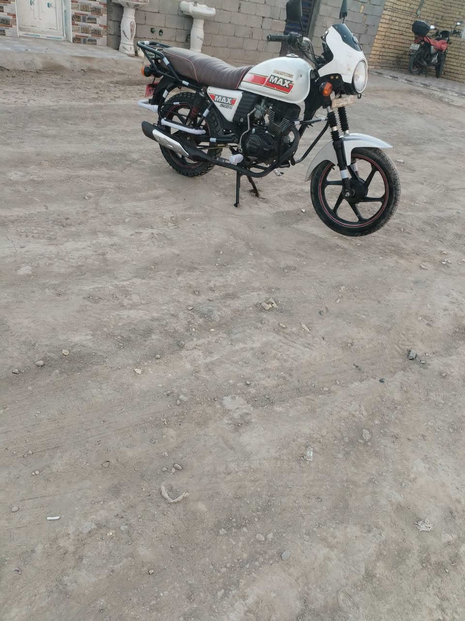 السلام عليكم دراجه دايون البيع موديل 21وراق صولي مكفوله كفاله عامه مكان ناصريه ***********
