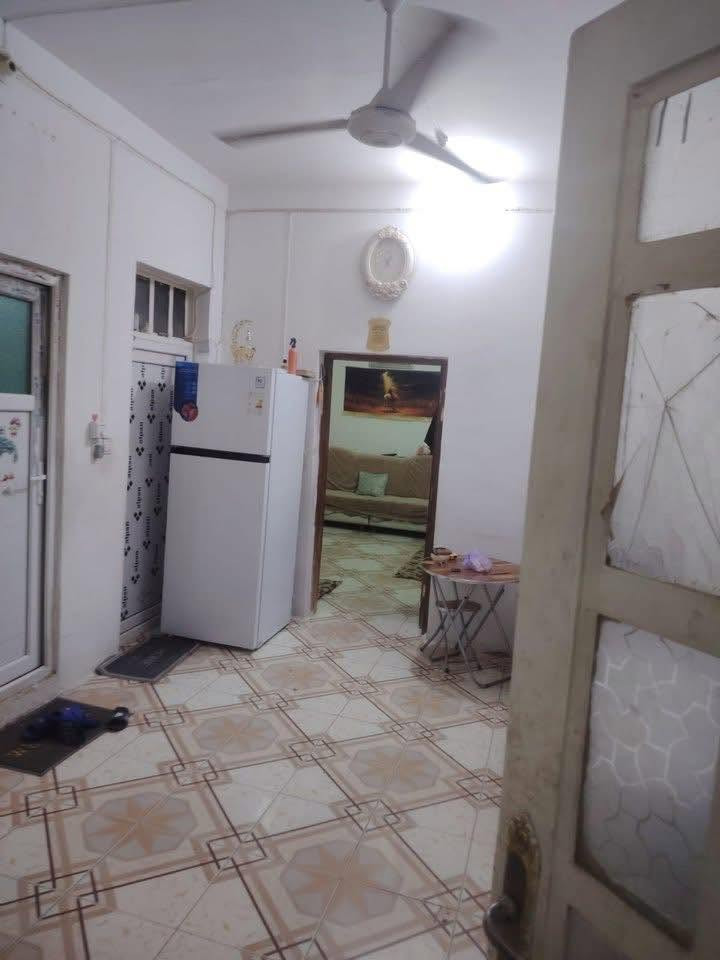 بيت للبيع مستعجل 

 النجف حي جمعيه خلف طارق ابو قيمه 
طابو ٥٦م 🏡
طابقين الاول صالة كبيرة ومطبخ  والثاني 
صالة وغرفه والثالث غرفه مخزن يرهم يصير غرفتين 💯
البناء جديد ومرتب ونظيف جدا مثل ماموضح بالصورة 
  واتساب 
☎️ ***********
💯
