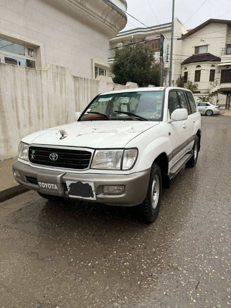 مۆنیکا ٢٠٠٢ ڤول مواسە ڤات
***********
سەیارەکە ڤول مواسەڤاتە زۆرتازە ماوەتەوە هەمو گیانی بە شەرت هی مالی خۆمە هەیکەلی زۆر جوانو تازەیە کامل بۆیاخ کراوەتەوە بی دەعمو ناو گرتن یەک چەمەلخی دواوە دەعمیکی بە سیتی هەیە پیشو پشتی ناو شان هیچی دەعم نیە تایەی تازەیە گیرو مەکینەو دەبل ئەکسل تەبریت هەموی بە شەرت ناوی نیە لە حاسیبە بە شەرتی تەحویل نرخی ١١٢ معامەلە السليمانية, العراق
