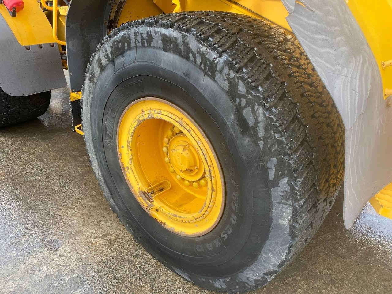 Volvo L90E
سنة الصنع 2002
ساعات العمل 3240 
ماركة المحرك Volvo D6D 
قوة المحرك 166 حصان
السعر 27 ألف دولار 
شامل كمرك ضريبة شحن 
مدة الوصول 25 يوم بعد الحجز


**إذا كنت صاحب هذا الإعلان وتريد حذفه لأي سبب، رجاءا أرسل رسالة إلى الدعم الفني**