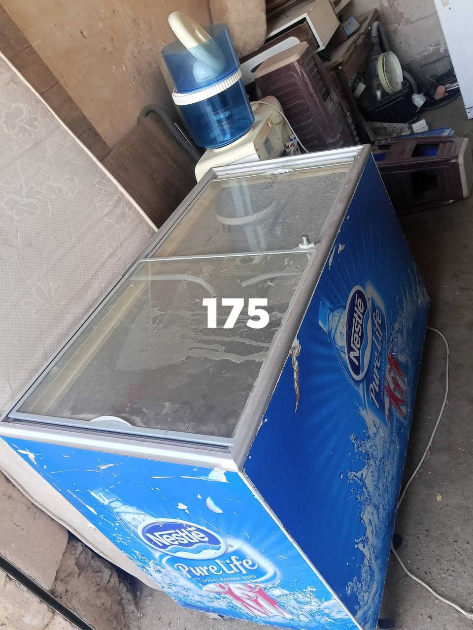 مجمده عادي 
مجمده عارضه
عارضات 
للبيع السعار بصور مكان محلي ناحيه العباسي مقابيل مسجد النور قرب عباس الفياض 
رقم الهاتف (***********)

