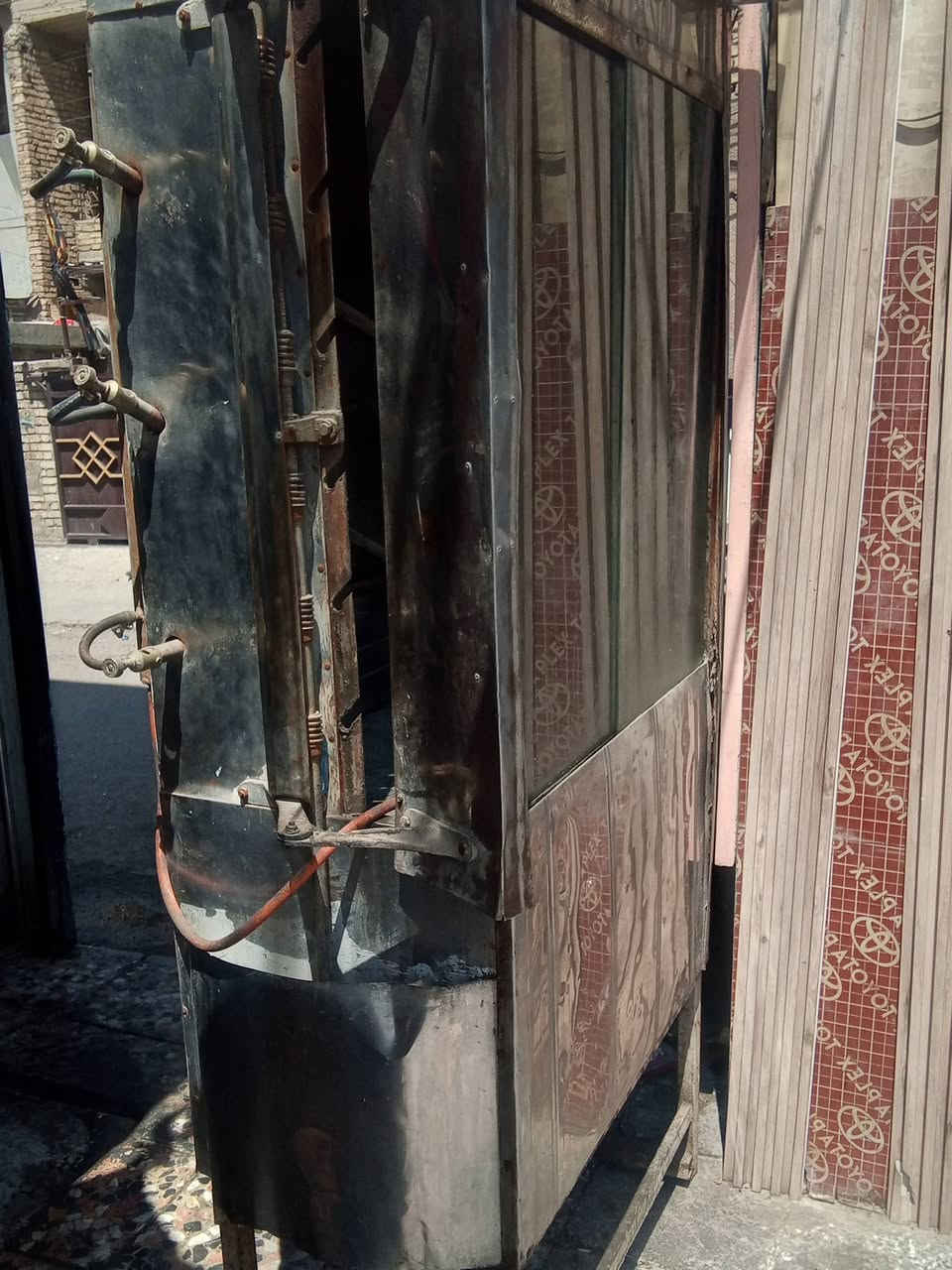 السلام عليكم شوايه دجاج ام السته شياش الشوايه على الفحص مكاني بغداد العبيدي سعرها 250 وبيها مجال الشراي هذا رقمي ما متواجد على الفيس***********
