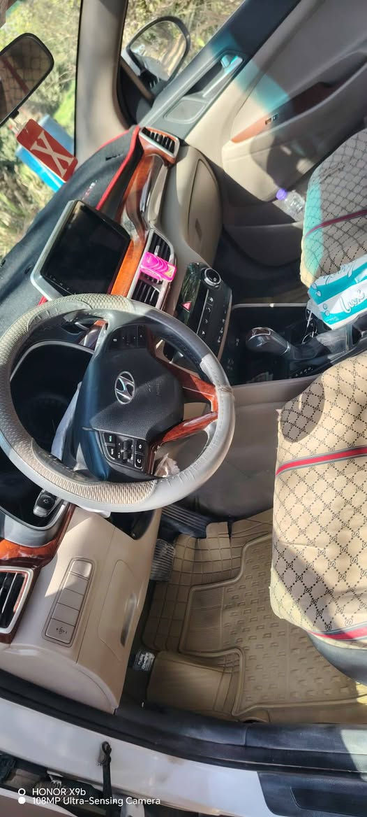 سيارة توسان 2019 
وارد خليجي مكفوله كفاله عامه عدا البنيد مبدل 
السعر 190وبيه مجال 
رقمه بغداد 
للستفسار الاتصال ***********
