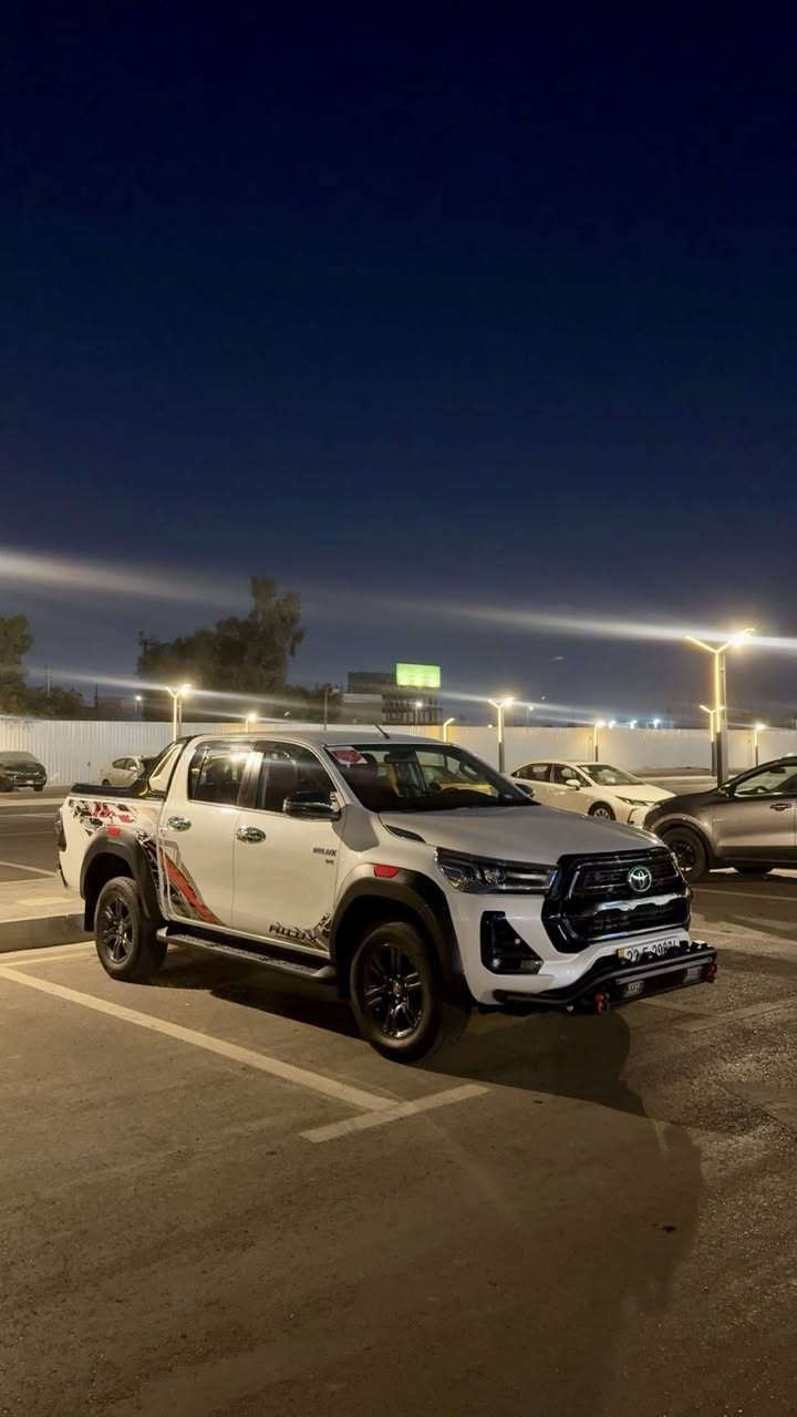 تويوتا هايلوكس 2024 تي ار دي .
السعر 378 ورقة قفل 🔒.
6 سلندر رقم اربيل.
 ماشية 35 الف….. 
مغلفة دواخل كشنات و ارضيه  .
دبل دعامية و هوك و جناح جي ار درع امامي .
مكفولة من كلشي فقط بارد بسيط جداً بلباب صندوك.
بغداد البنوك.
 للتواصل. ***********
