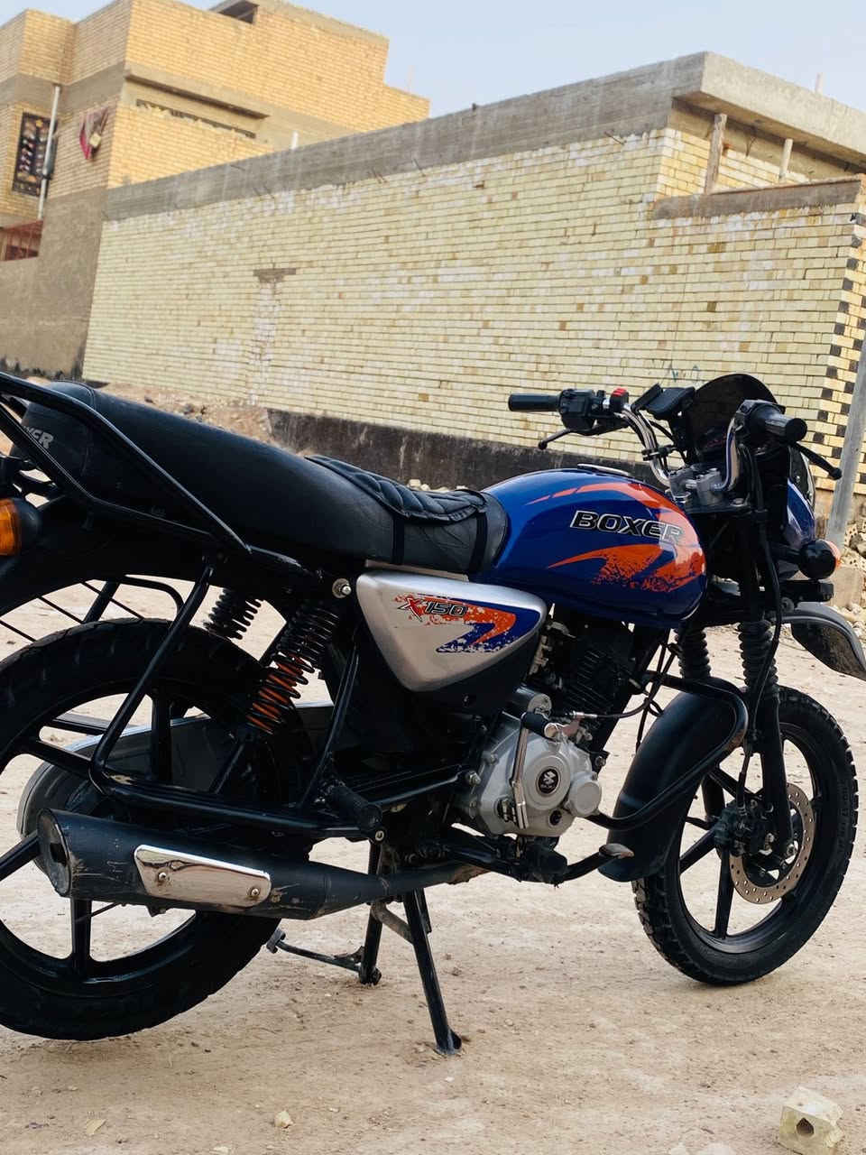 السلام عليكم دراجه بوكسر للبيع موديل 2023بأسمي مداور شوكت متريد دراجه حلوه ونضيفه مامتعوبه واذا تريد تفاصيل بعد اتصل *********** مكاني نجف حي النداء  سعره 2 مليون وبيهه مجال
