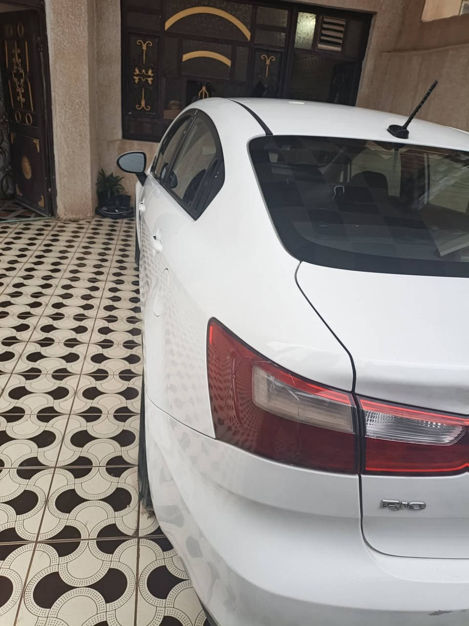 كيا ريو موديل 17 وارد امريكي ماشيه 86 كير محرك صدر مكفول باتري جديد تخم  تاير سياره جاهزة من كلشي رقم دولي وبسمي السعر 95$ رقم الهاتف ***********
