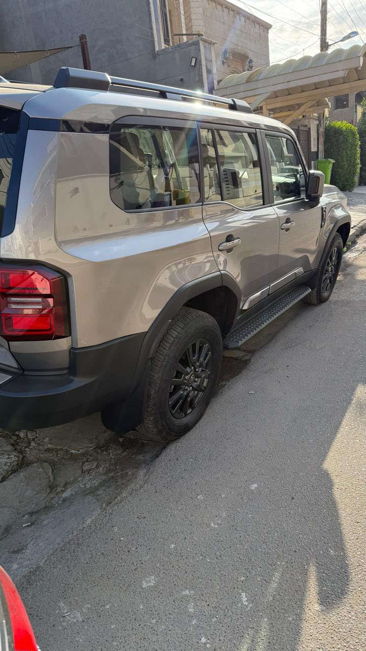 سلام  عليكم 
برادو 2024 ساز وكاله
بعده بلضمان 
ماشيه 22 الف كيلو 
مواصفات r3
سلايد 
تدفئه تبريد كشنات 
تبريد منفصل 
شاشه جبيره 
دجتل 
صندوك كهرباء 
كامره دواره 
رادار امامي 
السياره مكفوله كفاله عامه 
عليه ppfحمايه بلضمان بعده 
  مكاني الجادريه 
سعره 470 وبيه مجال
***********
