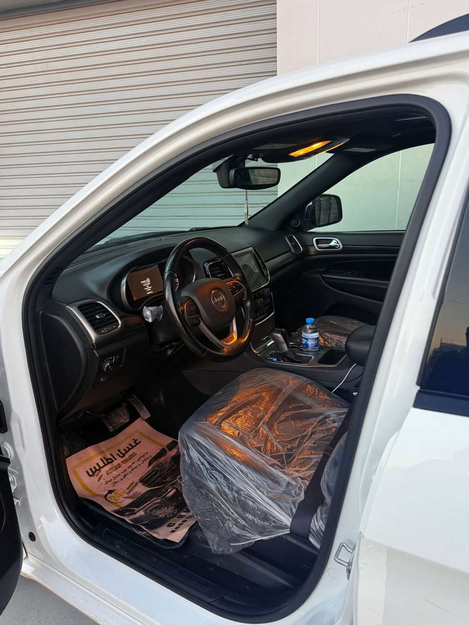 Jeep grand sheroke 2020 
جییپ گراند شیرۆکی سەیارەکە بە کلین داخل بوە دو پارچەی تیزابی پێ دا رژاوە بەبی ئەوەی کرابیتەوەش بەس پەمپ کرایتەوە سەیەرەکە نمو نەیە لە جوانی 
Black top فول فول مواسەفات 
*********** أربيل, العراق
