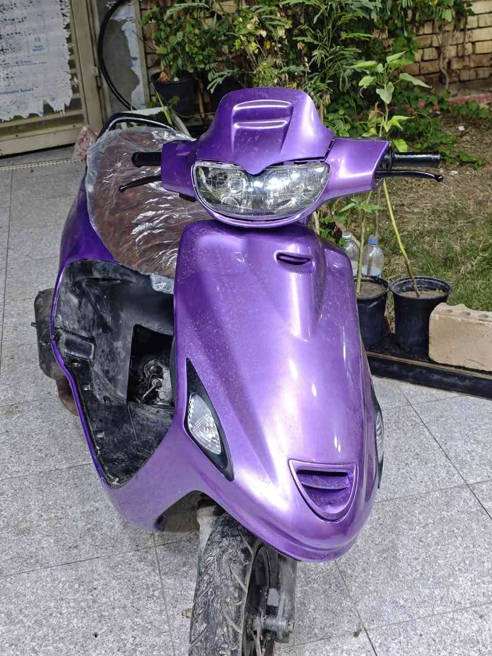 السلام عليكم فراشه فحل للبيع الدراجه كفاله عامه ما عدى تجفيت ومحور كابريتر ايراني فقط كهربائيات كلها شغاله شلع سلف شغال بس عوزه تبديل يفتر بس ضعيف الدراجه كامله مكمله السعر 350 تواصل***********
