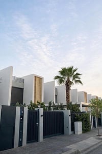 ✨ فيلا فاخرة للبيع – الوترفرونت | مجمع البدور ✨  📍 أحد أرقى مواقع السك...