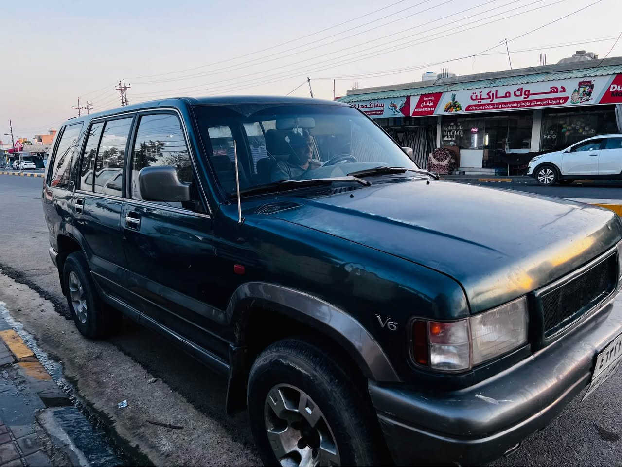 السلام عليكم 
لبيع اوبل ايزوزي موديل 1997امحدثه2000
دبلاكسن شغال كهربياته كله شغاله 
معه تبريد شغال 
 وسياره مكفوله لا دعم ولا صبغ 
كير ومحرك وكسن /كلو شرط /
السعر 55ورقه ومجال 
لااستفسار هاذه الرقم *********** دهوك, العراق
