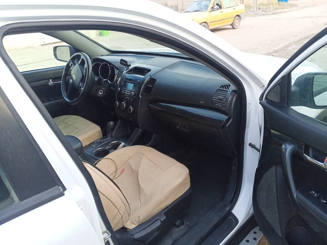 السلام عليكم ورحمه الله وبركاته سيارة سورنتوو 2013 محرك 2400سيارة جاهزة من كلشي كلين لا ضربه ولا صبغ تخم تاير جديد دوشمه جديده السعر خاص *********** ***********المكان بابل .....
