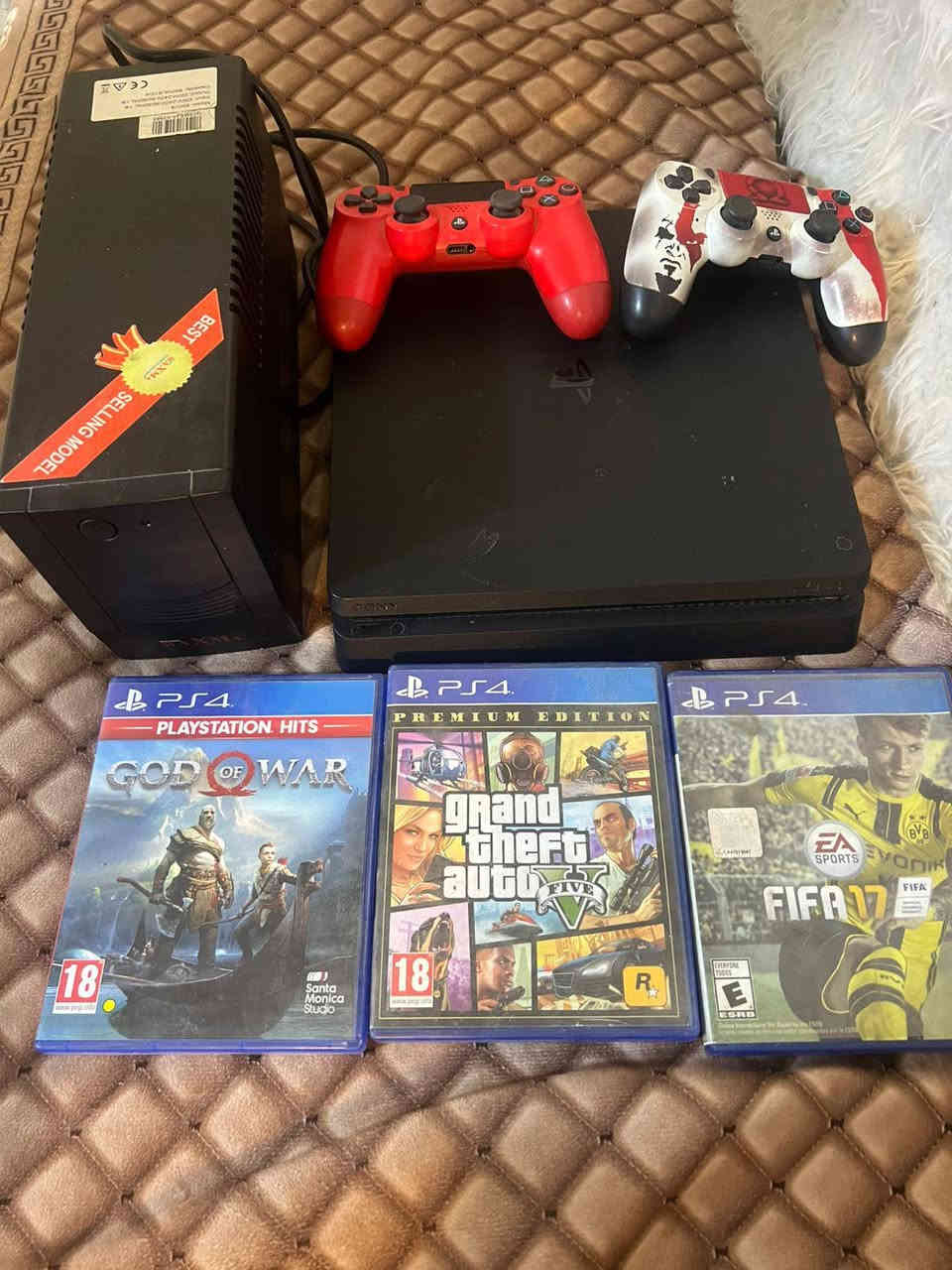 بلي 4 سلم نضام 12.2 قابل للتهكير وياه قراص 3  ويداد ثنين  ول يوبئس جديد  سعره 200 قفل مكاني حسينيه مال راشديه ***********
