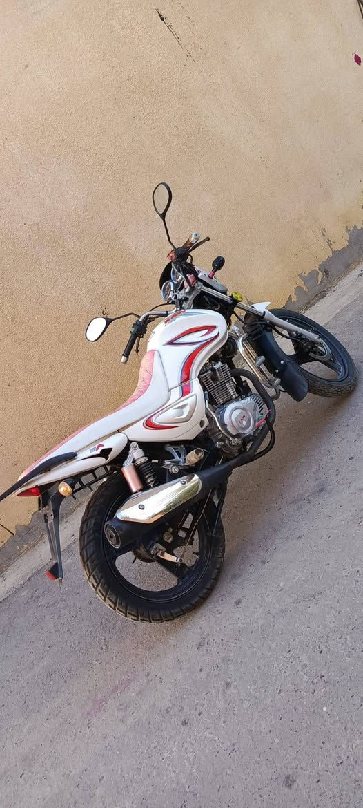 السلام عليكم
دراجه ساو ٢٠١٩
محرك ٢٠٠
تايرات جديده
محرك  شركه ما مفتوح 
مطور مال جناي 
السعر ٩٠٠وبيه مجال 
مكلف بالنشر. 
للاتصال ***********

