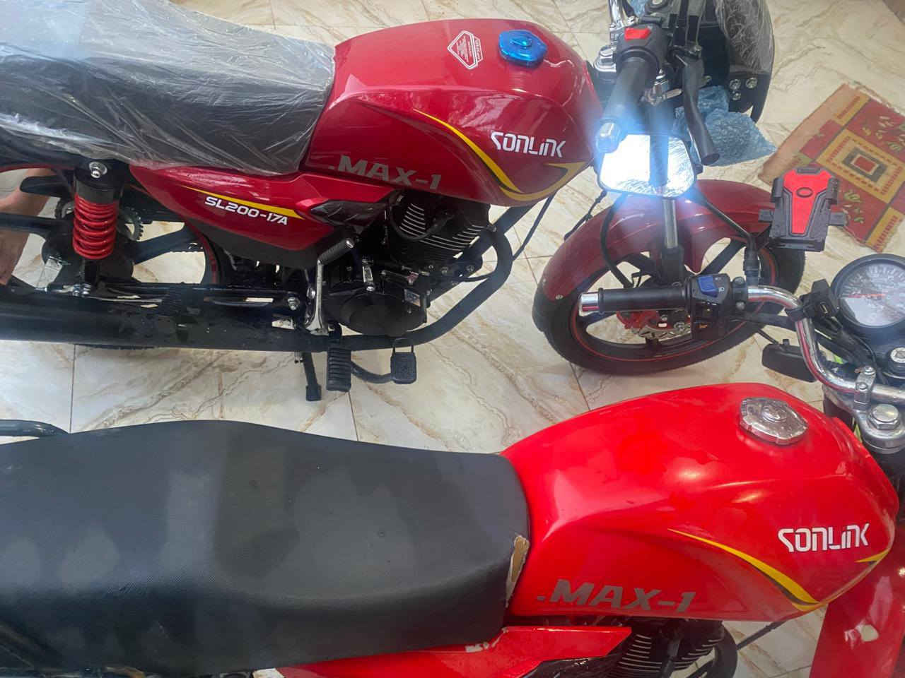 السلام عليكم دراجة سونك ماكس اون 200 للبيع او مراوس
موديل 2025 نازلة 26 شهر 2

محرك ضاغط و زنجبيل 200 cc   

بية اوراق+ كتلوك الدراجه 

الدراجه بية ضمان 6 اشهر 

الدراجه ماشية بس 800 بعدة زيرو 

السعر مليون و 100 و بية مجال 

التواصل ***********
