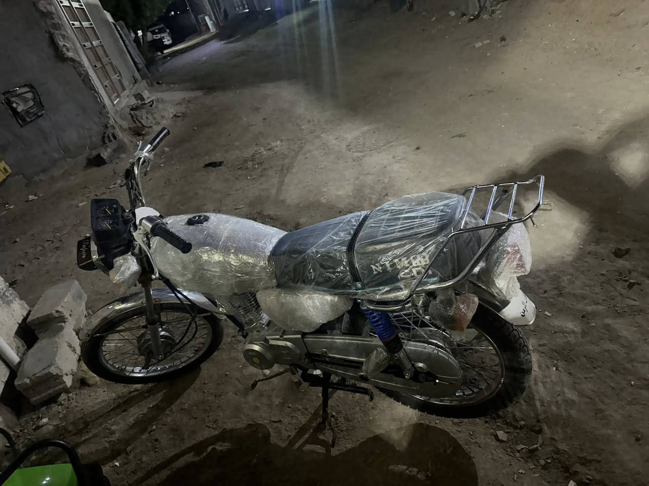 ‏سلام عليكم ‏أربع قير موديل 23 ‏ ‏دراجة جديدة كلها جديدة كهربائيات شغالة أوراق سكينر السعر 525 بيها مجال قليل ومكان كربلاء قنطرة السلام *********** ￼￼￼
