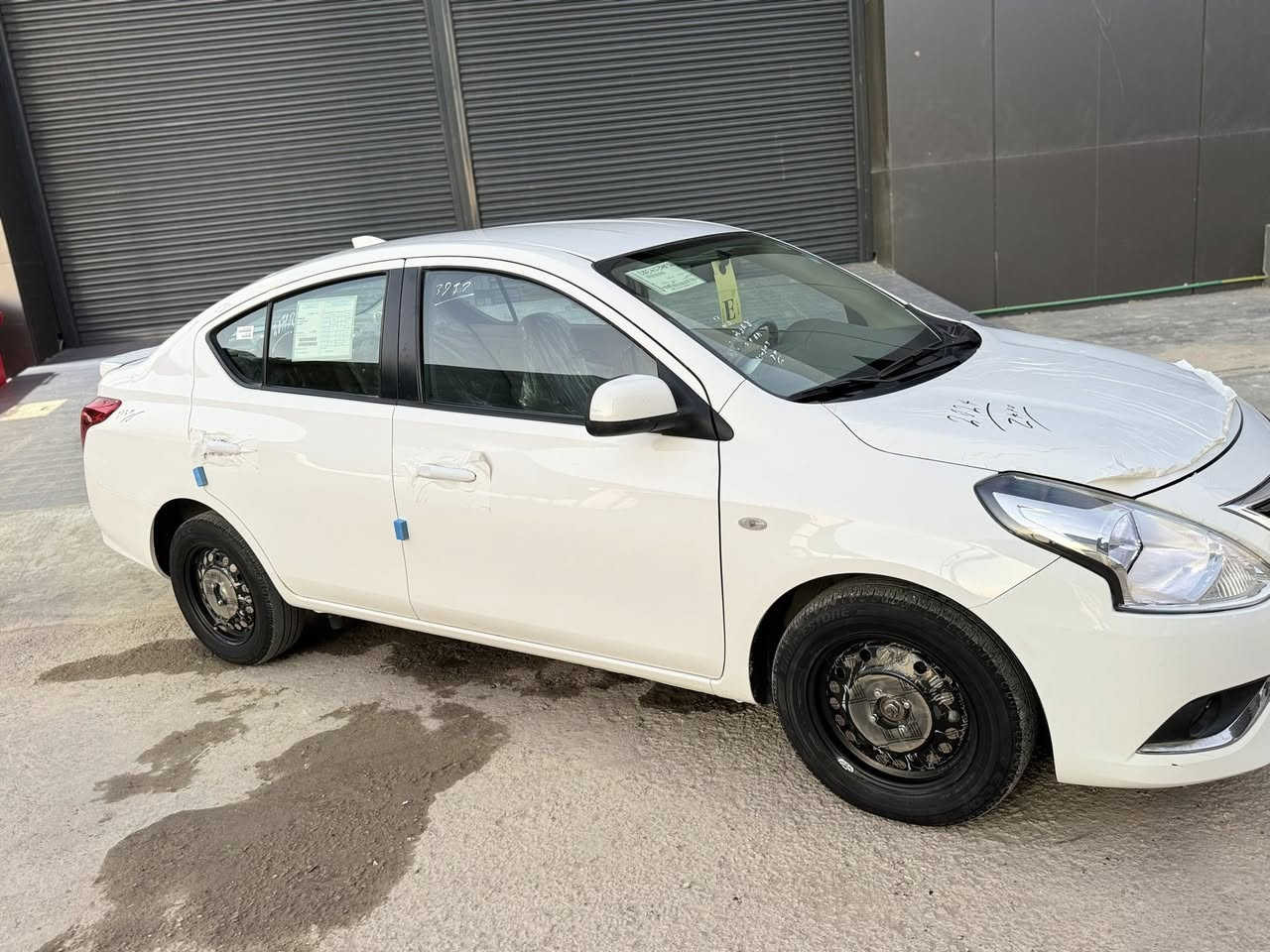 السلام عليكم نيسان هندي ام البليته زركه مديل 24 ماشيه 44معروف موصفات النيسان سياره كفاله بس بيهه بارد جوه الرقم الخلفي بس  رقم  نكليزي تحويل وكاله خادم المكان النجف الكوفه السعر 118وبيهه مجال بيع مستعجر رقم ***********
