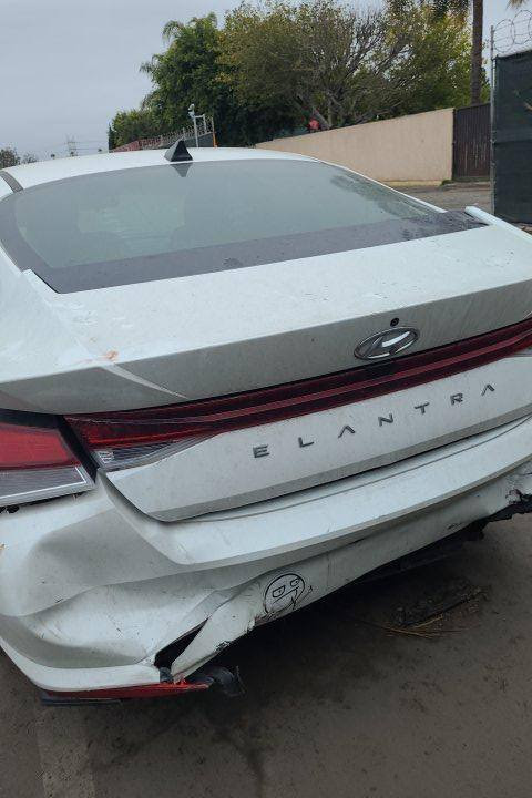 السلام عليكم سيارة موديل 2021 موصفات سيارة بصمة سايد بريك بصمة تشغيل من بعد شاشة متصلة كشنات تدفهة مسار ردرات خلفية أمامية السعر سيارة 145 سيارة نضيفة مكان سيارة بسماية رقم موبيل ***********
