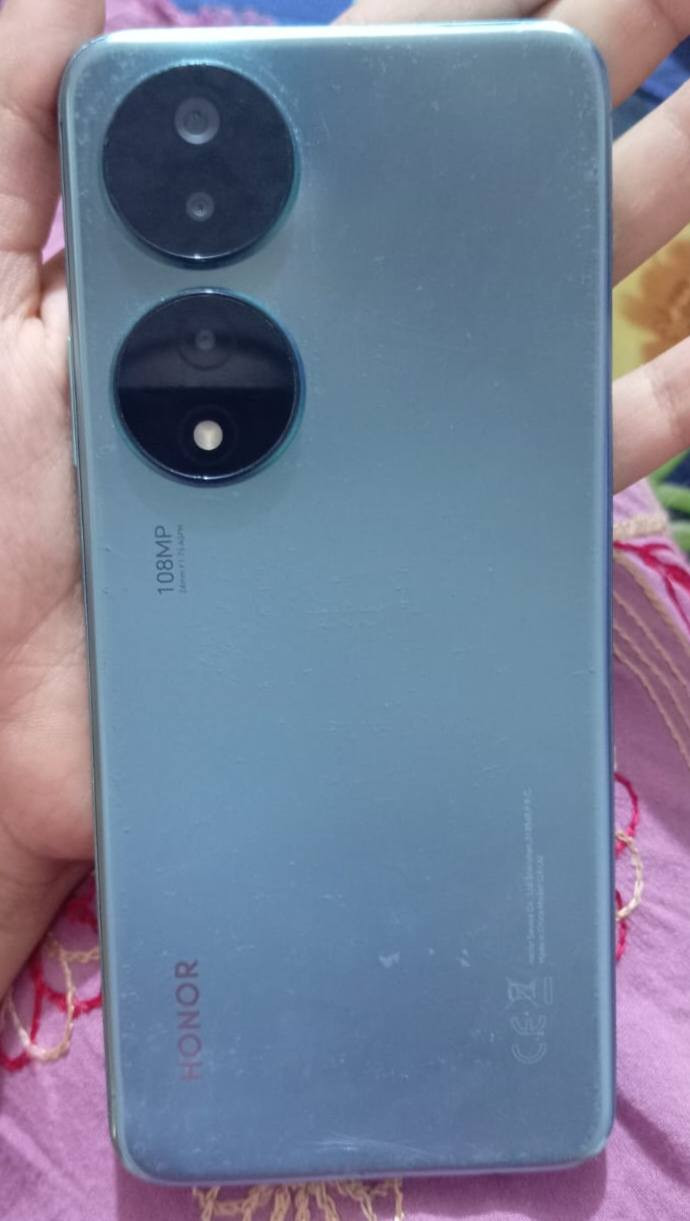 السلام عليكم عندي موبايل هونر 7xdللبيع ذاكره 256وبطاريه6000شحن سريع شاحنته موجوده
وكارتونه موجوده مكاني الغزالية السعر خاص ورقمي واتساب ***********
