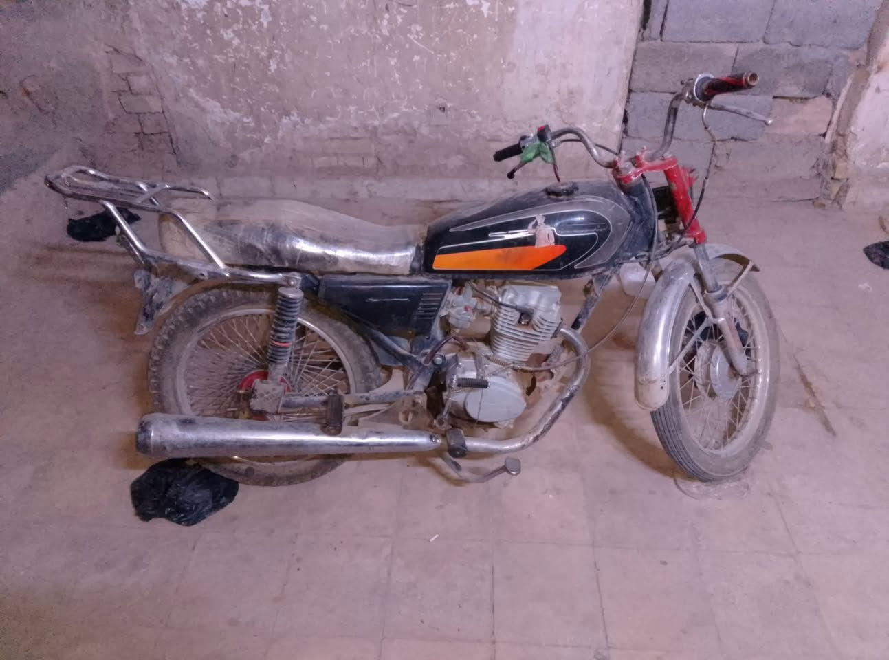 دراجه نامه سوبر 17 كلك اتكفل سرقه مكينه كايمه شغاله 
عوزه ترتيب سعر 125وبيه مجال ***********
مكان بابل الإسكندرية
