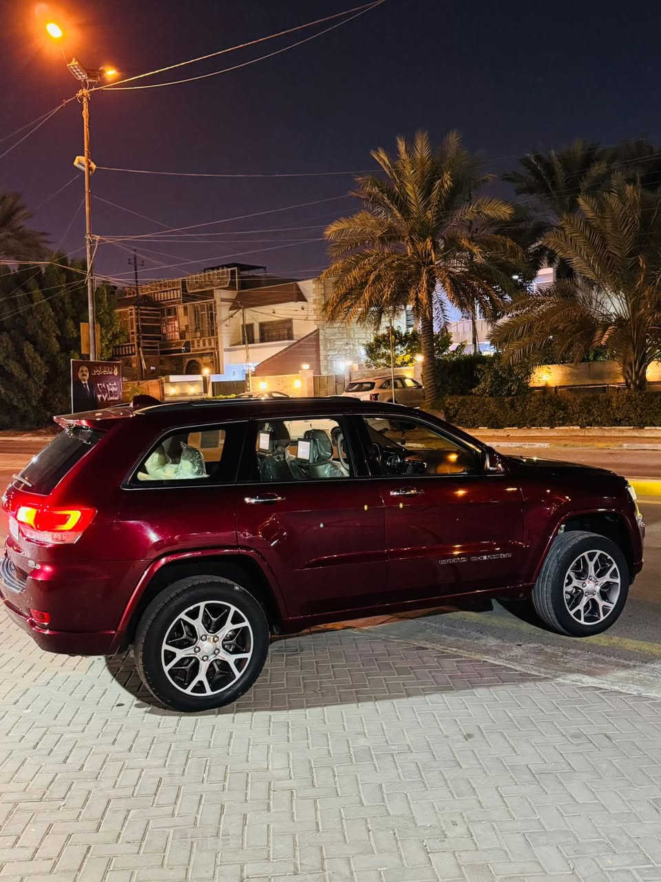 جيب اوفر لاند 2020
سياره جديد لون لامروني المميز ♥️
قطعه حلوه وجديده 📍
السياره (خليجي) وكالت ليث العبيدي 🏅
المحرك 3.6L  V6 🚀
العداد :44 الف حقيقي شرط الفحص 
رقم بغداد الجديد (11) بسمي التحويل ثاني يوم
السياره مكفوله كافله عامه من عده بارد عله كد اصبعين فقط 👏
* سيارة 3 شاشات

* دفع رباعي

* رادار جانبي مع مانع تصادم .

* تحذير الخروج من المسار A

* تحذير نقطة عمى A

* شاشات خلفية . 3

داخل جملي قرميدي المميز

* نظام الاصطفاف الآلي (اوتو بارك)

* ويل قياس 20 انج

* سقف بانوراما .

* شاشة كبيرة 8.4 انج

* نظام الخرائط (GPS) .

* نظام التعليق الهوائي (جكات)

* ستيرن كهربائي
* ⁠* مقصورة الركاب من الجلد الفاخر

* حفظ أوضاع الجلوس (ميموري)

* الكراسي الأمامية كهربائية .

* الكراسي الأمامية تبريد وتدفئة .

* الكراسي الخلفية تدفئة

* مشغل أقراص CD/DVD

*

سستم صوت هارموني كوردون

* حساسات أمامية

* حساسات خلفية

* كاميرا خلفية

* تدفئة ستيرن

* بخاخ ماء على المصابيح الأمامية.

* المرايا الجانبية القابلة للطي

* مرايا متحسسه للضوء العالي .

* مانع تصادم خلفي
*  مكان السياره بغداد 
شباب السياره قطعه تخبل 
رقم *********** متوجد واتساب 
سعر السياره 30الف 
السياره بيها ملحضات بصيطه 

اسف عله الطاله ♥️ 🌏
