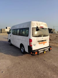 نيسان يورفان 2015 للبيع مكفول كفالة عامه من الصبغ عده بارد فقط كير محر...