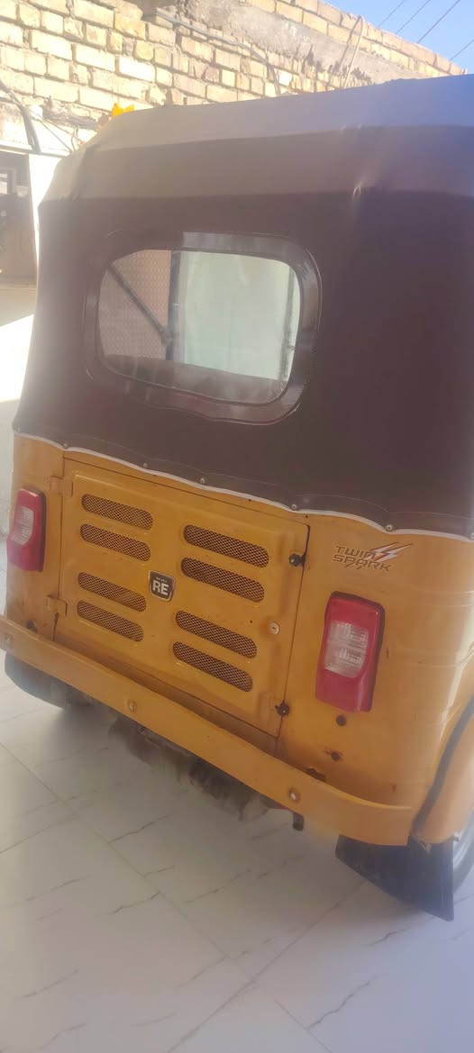 السلام عليكم تكتك 20 شهر ال 12 تكتك جاهزه كبل للشارع جديده السعر 4600 وبيها مجال الاستفسار تصل ***********
