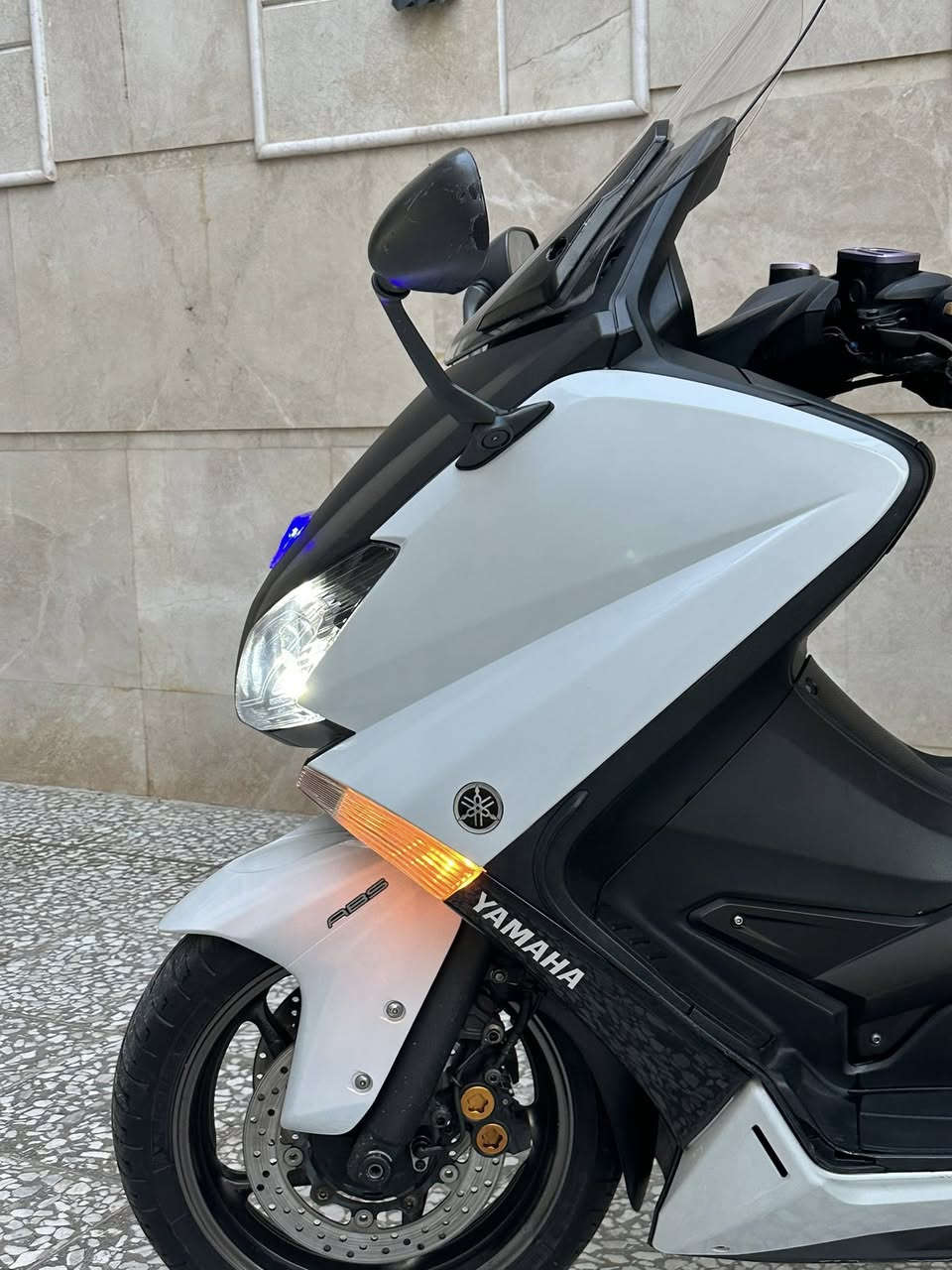 السلام عليكم تي ماكس 14 ABS وكالت كلشي وكلاشي نازله بشهر ل 5 جيب فيترك وافحص
مواصفاتها خير من الله 
تتدفئه بل يدات
صينيه وقايش اصلي 
وتايرات اصليات 
وقبق كلج دهن قبق كلجات
قباقه عنبار يده سايد بريك 
وقطره وبيها هواي دعافيس 
سويج واحد وماشيه 44 الف 
وصالنصه اكرا حجر بيئه 
مكاني بغداد( السيديه)
والدراجه ارخص من خواتها لبل سوك  
اتصل وشلع عيوني 
***********
