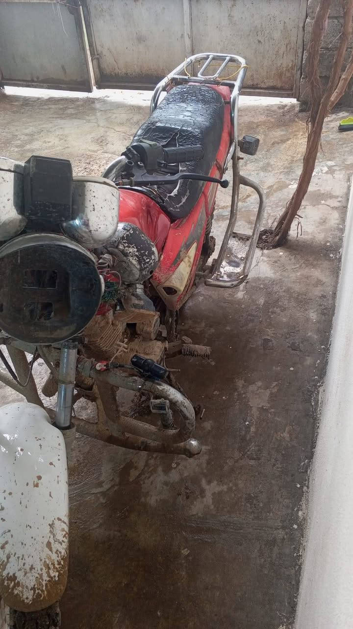 ماطورر جني للبيع شغال شرط اول هندرر بس يعوزوو ترتيب محرك خمسه كيرر السعر 175موصل لايمن رجم حديد السايدين الجدد امراسله خاص والموشراي لايكسر السعرر والتصال علا الرقم وبي واتساب ‎0788 427 8293
