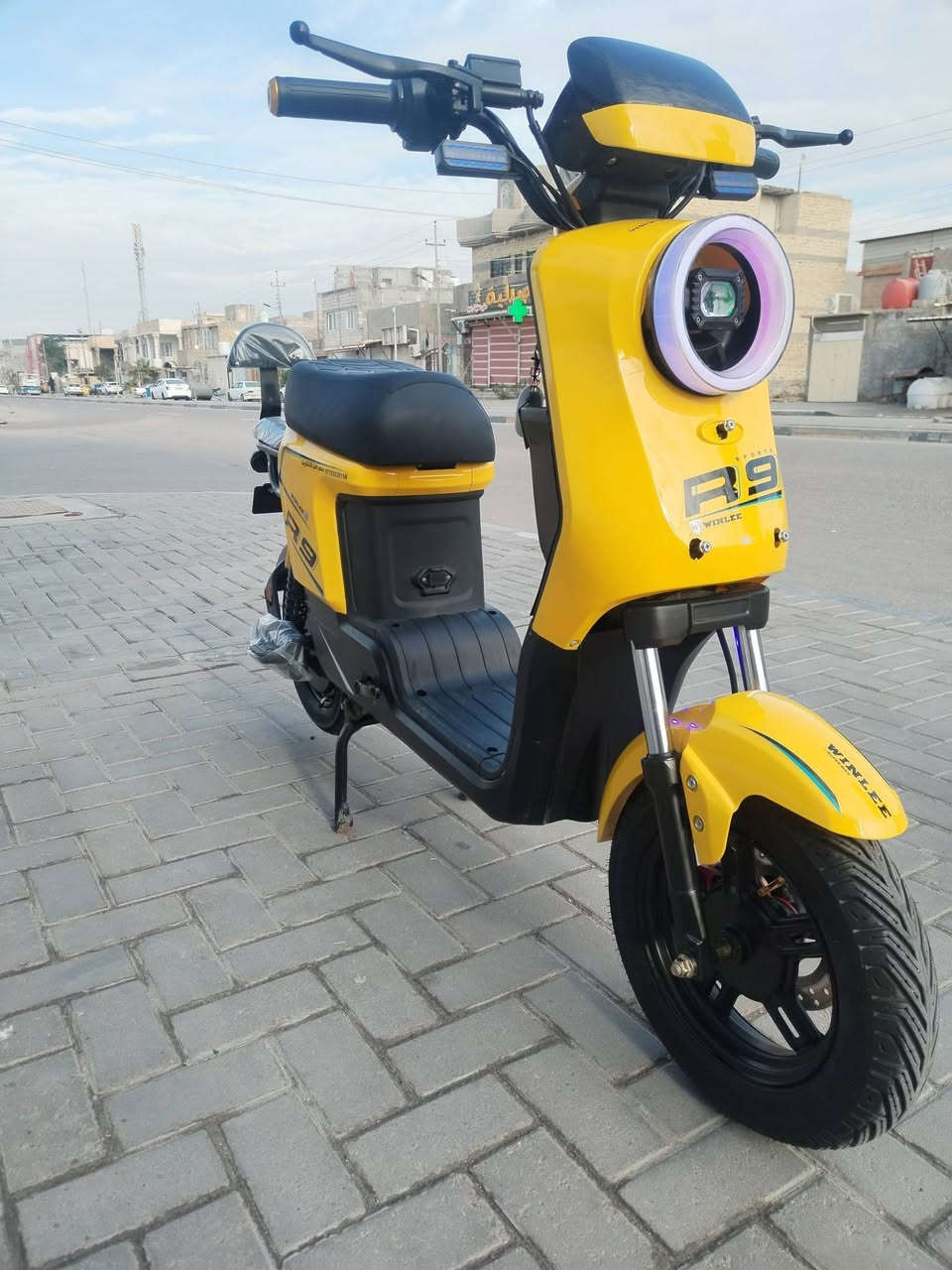 درجة شحن R9مديل 2026 بطاريات دبل كبار 32 غراضها كاملة عنوان البصرة القبله سعر 475 وبيها مجال 
 ***********
