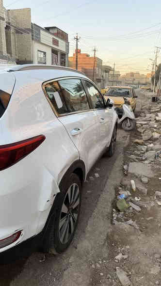 السلام عليكم كيا سبورتج موديل ١٧خليجي 
فول مواصفات عدا فتحه ٣ انضمهً قياده 
لأضربه ولا صبغ عده مذكوره في المنشور 
تخم تاير جديد صدر جديد خلفي امامي تبريد قطعتين 
محرك ٢٠٠٠ دوشل المرغوب نضام ستريو اريل اننفنكيشن 
باب صندوك اوتو بصمه بيبان حساسات  امامي خلفي نضام صوت حي ال
سياره بسمي تحويل ثاني يوم ***********
العنوان بغداد الكرخ

السعر ١٩٠ وبيها مجال قليل
