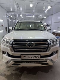 للبيع لاندكروز 2017ابريم اصل ام DVD فول مواصفات مري كهرباء  حساس امام ...