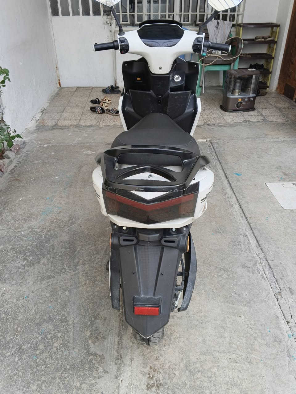 السلام عليكم دراجه شحن سكنس 2025
مكفولة جديدة بلادي شركة ب1 و100 وبيها مجال للشراب مكان بغداد المنصور 
للاستفسار
***********
