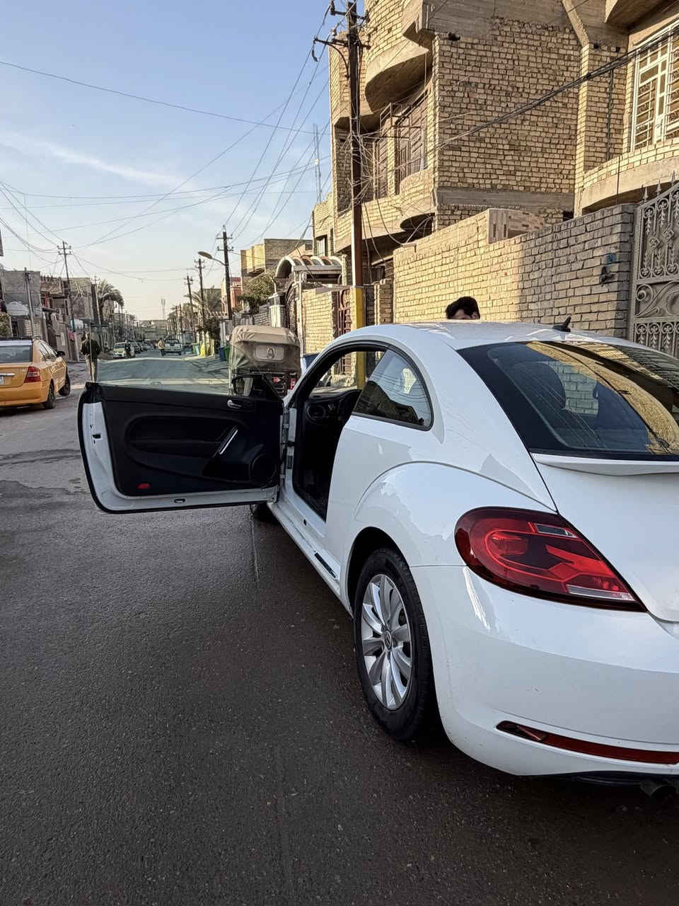 السلام عليكم 
للبيع بيتل موديل 2019 وارد امريكي
رقم بغداد مشروع وطني 
لون ابيض 
مواصفات السياره:
محرك 2000 تيربو
شاشة + كامره قلابه
كشنات مخمل 
رادارات جانبيه
اشاير مري
كير +محرك كفاله 
صدر امامي خلفي جاهز 
حادث السياره: 
جاملغ و بنيد و باب السايق مفتوح و مشدود نفسه بس بالسونار يقره تبديل لان مفتوح ومشدود 
السونار مرفق بالمنشور 
 السعر 118 وبيه مجال 
مكان السياره بغداد 
للاستفسار ‭0772 845 2767‬
