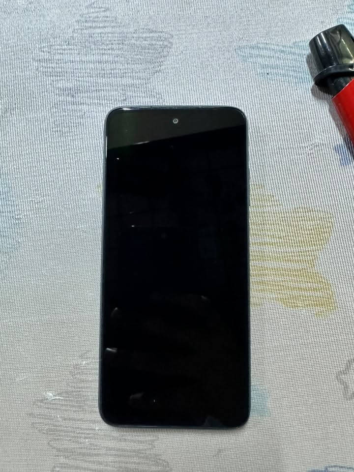 شاومي للبيع اخو الجديد خطين مداخل صيانه ما ويا شي فقط الجهاز ما اعرف شكد سعره قييم بالي يرضي الله 
العنوان بغداد 
واتس ***********
