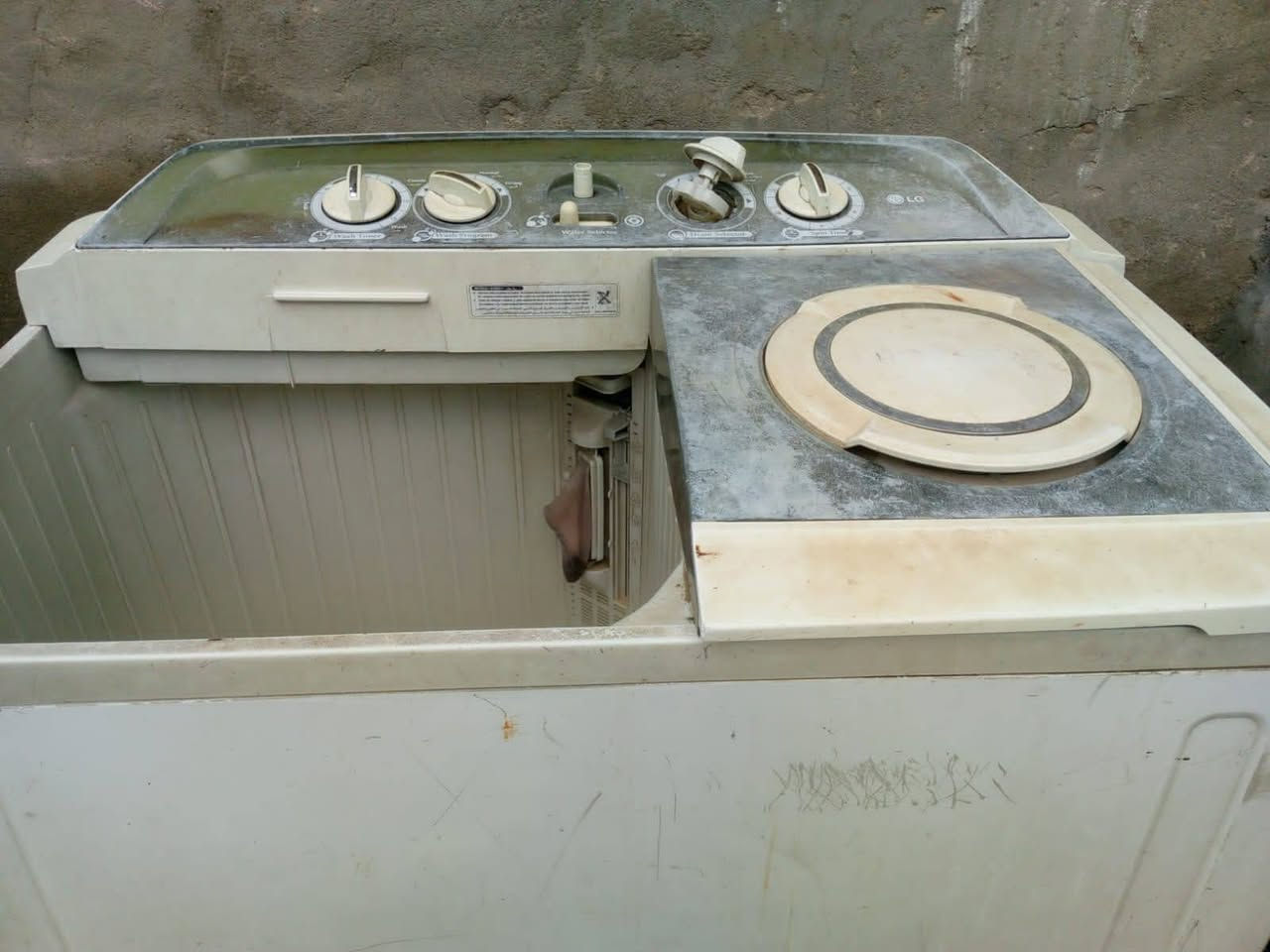 السلام.عليكم مكلف بلنشر غساله شغاله علفحص ٤٠ وبيهه مجال مكاني حي الرئاسه مال عبيدي


**إذا كنت صاحب هذا الإعلان وتريد حذفه لأي سبب، رجاءا أرسل رسالة إلى الدعم الفني**