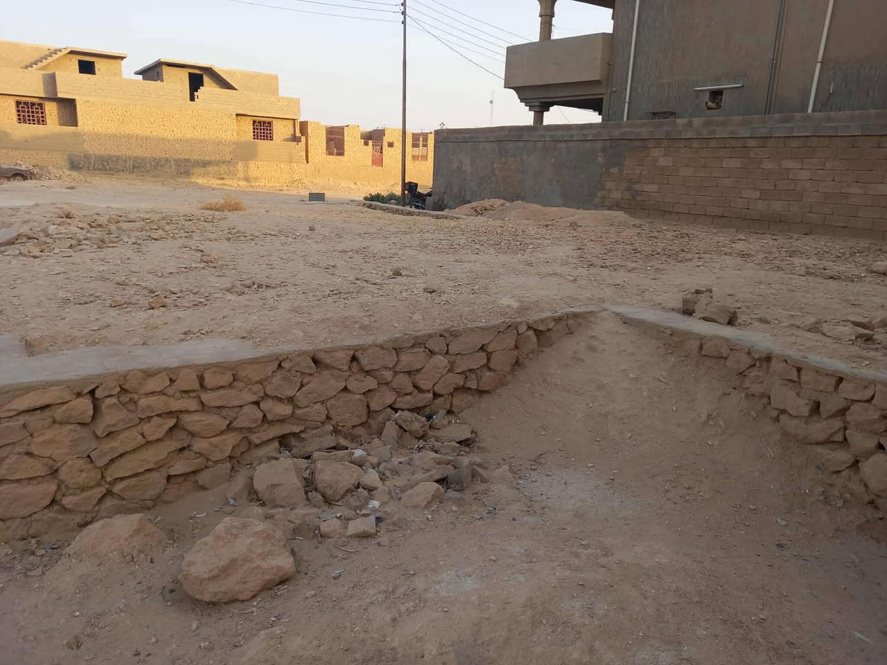 للبيع....
قطعة ارض ركن
مساحة 250 متر مجعبه
مكانها كلش حلو
طابو سند ملك صرف
العنوان// الحقلانية خلف بانزين خانة الحقلانية الفرع الثاني
للاستفسار: مراجعة المكتب او الاتصال على الارقام التاليه ...
***********
*********** واتساب
بأدارة  : ابو مريم
